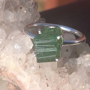 BOUTIQUE GREEN TOURMALINE 925 STERLING SILVER RING